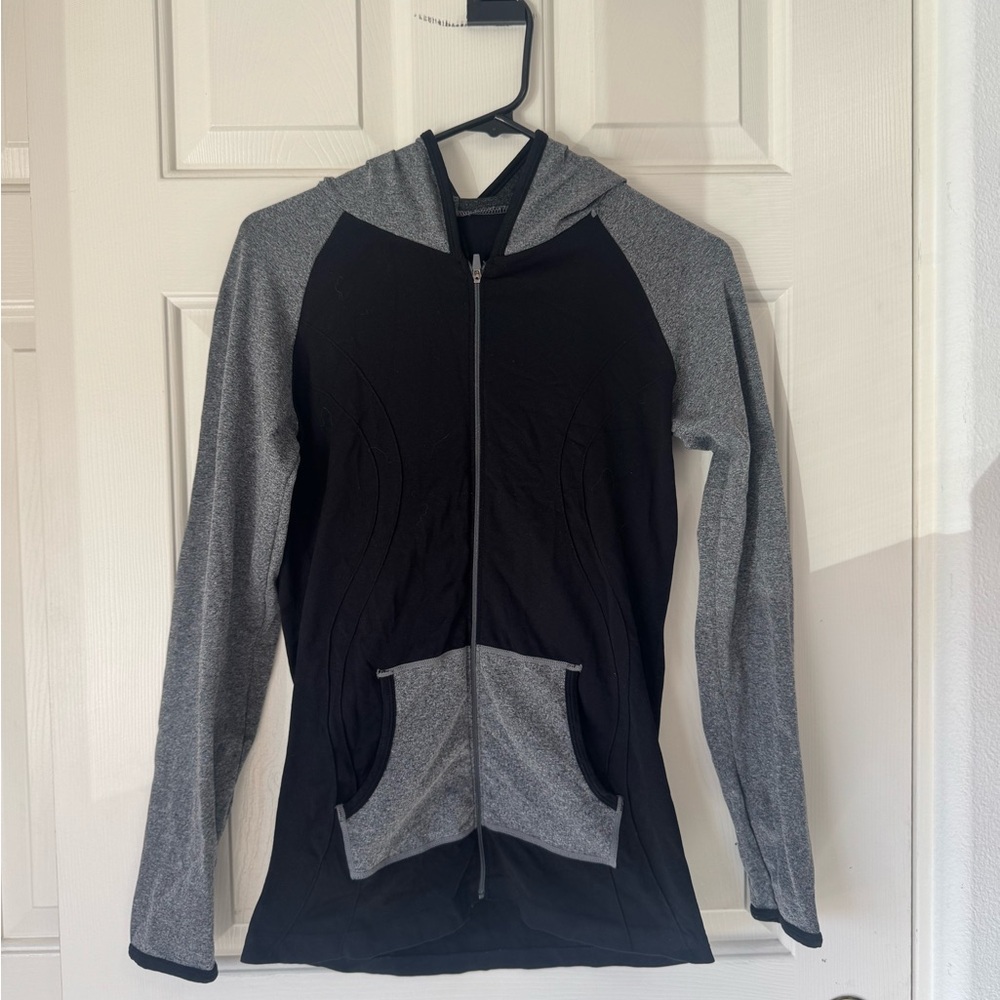 Women's Black and Gray Jacket